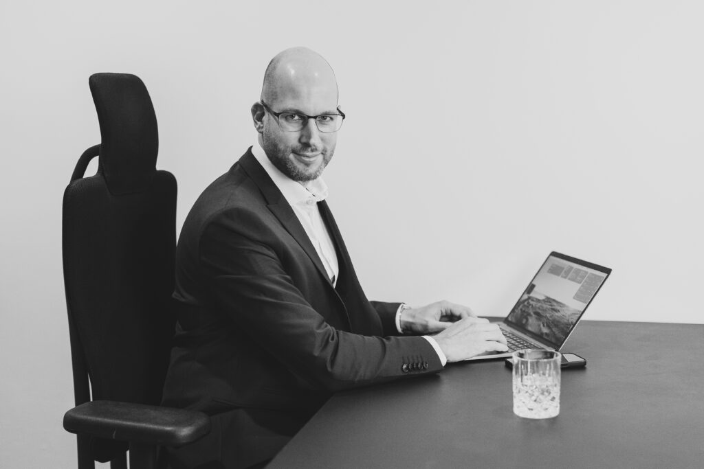 Simon Mayer-Ullmann. NeuroArchitekt. NeuroConsulting.